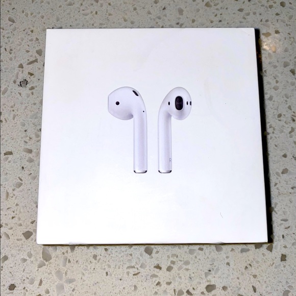IPods 2nd Gen. Only Left Pod/Box/Charging Case